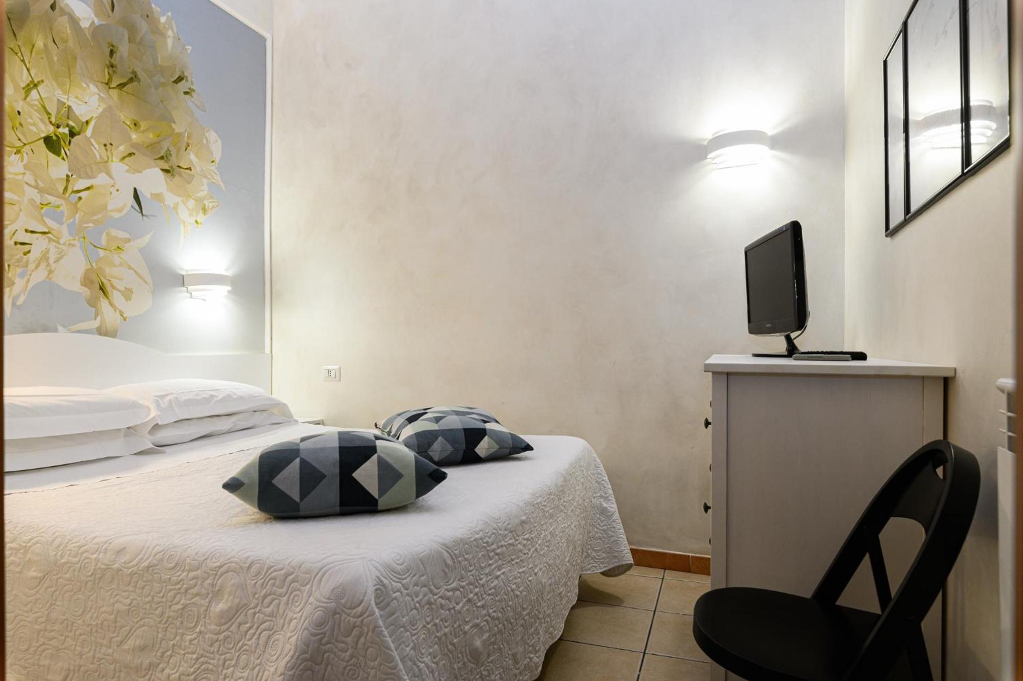 Apartment Julia Guesthouse โรม ภายนอก รูปภาพ